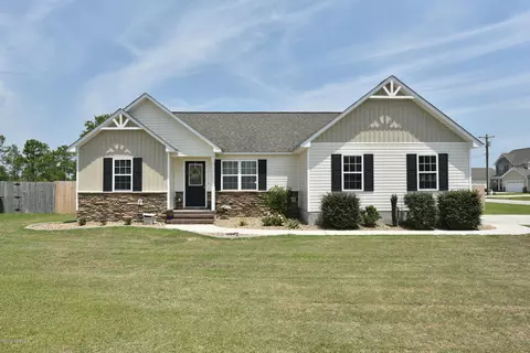 301 Sinclair Ln, Hubert, NC 28539 photo 1
