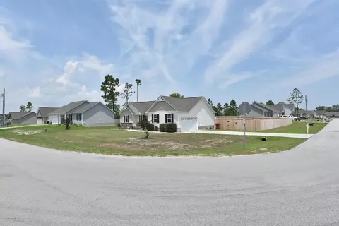 301 Sinclair Ln, Hubert, NC 28539 photo 2