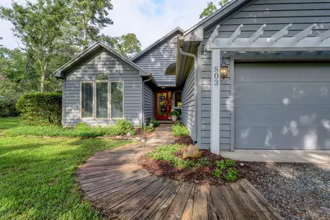 803 Sarah Ln, Hampstead, NC 28443 photo 3