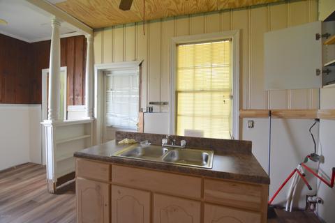 706 E Front St, New Bern, NC 28560 photo 3