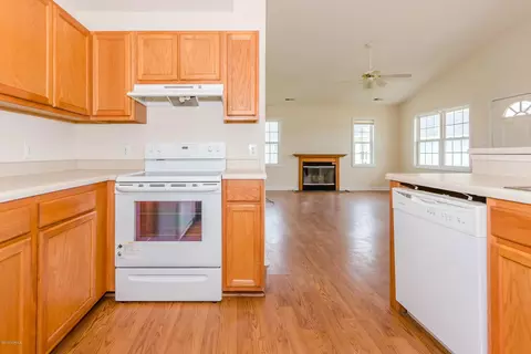508 Sumrell Way, Hubert, NC 28539 photo 2