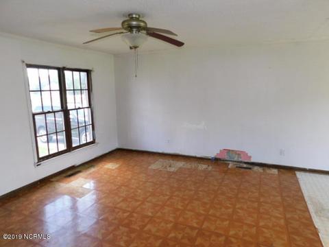 504 College St, Windsor, NC 27983 photo 3