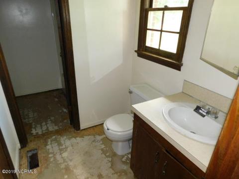 504 College St, Windsor, NC 27983 photo 8