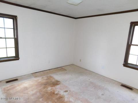 504 College St, Windsor, NC 27983 photo 6