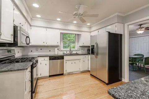 2115 Perrytown Loop Rd, New Bern, NC 28562 photo 2