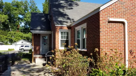 301 E 13th St, Washington, NC 27889 photo 5