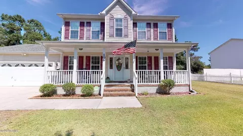 106 Beagle Dr, Hubert, NC 28539 photo 1