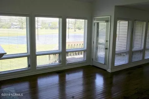103 Egret Ct, Hampstead, NC 28443 photo 5