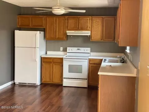 312 Eider Loop, Jacksonville, NC 28540 photo 2