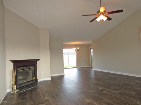 429 Dion Dr, Hubert, NC 28539 photo 5