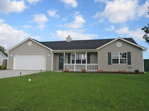 429 Dion Dr, Hubert, NC 28539 photo 1