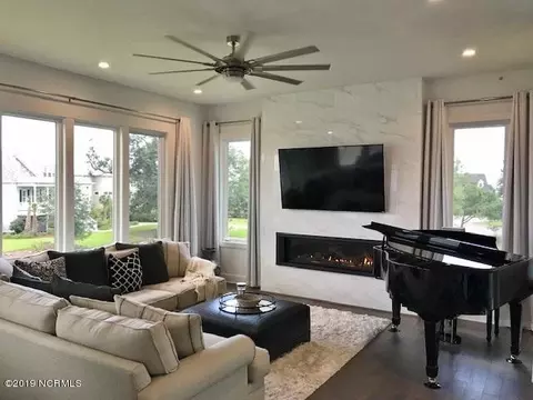 505 Lakeview Dr, Hampstead, NC 28443 photo 5
