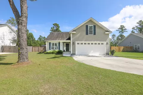 118 Van Riggs Rd, Hubert, NC 28539 photo 1