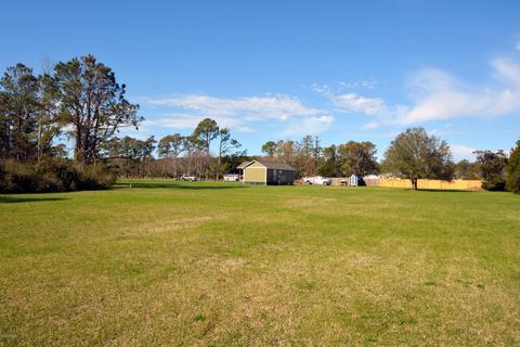 223 Chadwick Dr, Gloucester, NC 28528 photo 2
