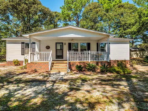 211 Doe Ridge Rd, Hampstead, NC 28443 photo 1