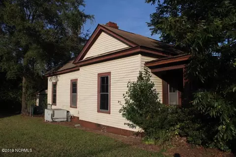 534 E Thomas St, Rocky Mount, NC 27801 photo 2