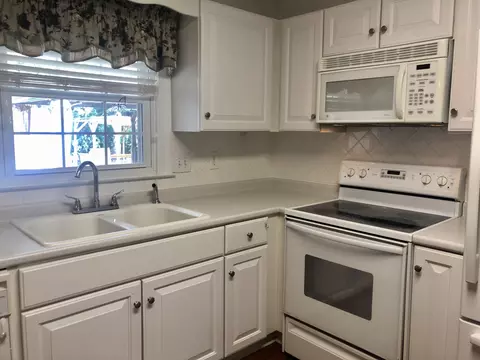 313 2nd St, Wallace, NC 28466 photo 4