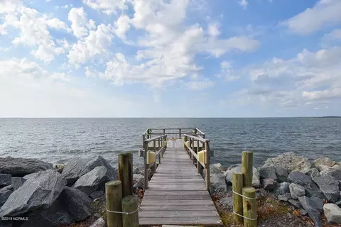 606 Seashore Dr, Atlantic, NC 28511 photo 3