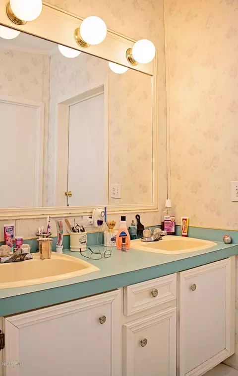 125 Double Oaks Dr, Hampstead, NC 28443 photo 14