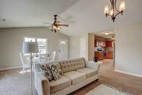 205 Red Fox Ct, Hubert, NC 28539 photo 6