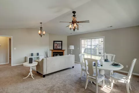 205 Red Fox Ct, Hubert, NC 28539 photo 4