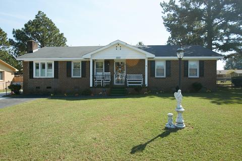 2203 Fieldcrest Rd E, Wilson, NC 27893 photo 1