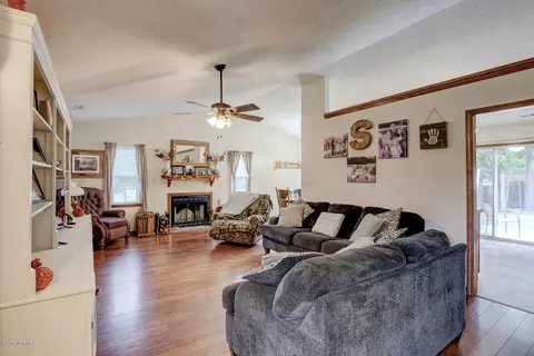 319 Eider Loop, Jacksonville, NC 28540 photo 6