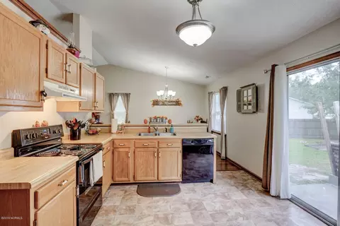 319 Eider Loop, Jacksonville, NC 28540 photo 9