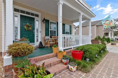 212 Middleridge Dr, Hubert, NC 28539 photo 2