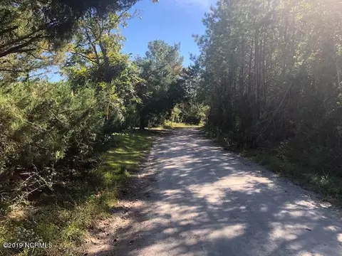 301 Parrot Swamp Loop Rd, Hubert, NC 28539 photo 2