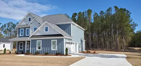 721 Crown Pointe Dr, Hampstead, NC 28443 photo 2