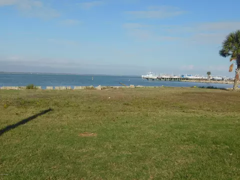 198 Shore Dr, Salter Path, NC 28575 photo 5