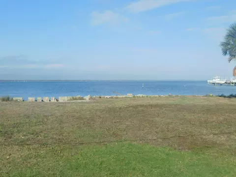 198 Shore Dr, Salter Path, NC 28575 photo 4