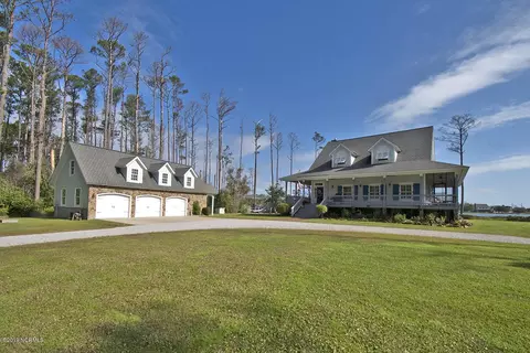 250 Donnie Davis Rd, Williston, NC 28579 photo 2