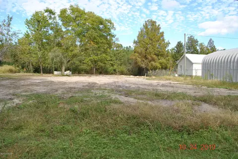 290 Howell Rd, Hubert, NC 28539 photo 2