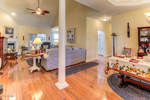 770 Highlands Dr, Hampstead, NC 28443 photo 3