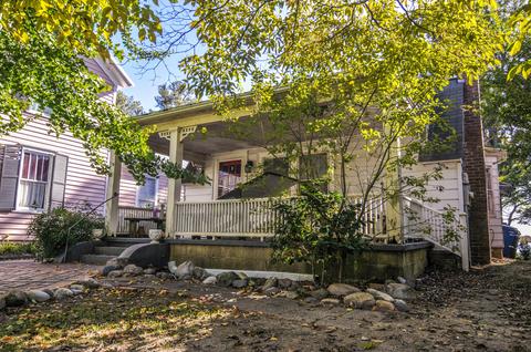 718 E Main St, Washington, NC 27889 photo 2