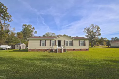 233 Parrot Swamp Loop Rd, Hubert, NC 28539 photo 1