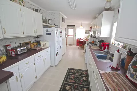 233 Parrot Swamp Loop Rd, Hubert, NC 28539 photo 9