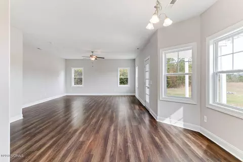 500 Riggs Rd, Hubert, NC 28539 photo 5