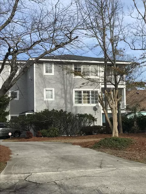 426 Lakeview Dr, Hampstead, NC 28443 photo 2