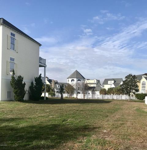 105 Sound Side Dr, Atlantic Beach, NC 28512 photo 3