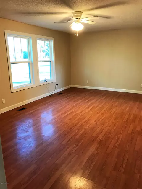 115 Pineview St, Havelock, NC 28532 photo 2
