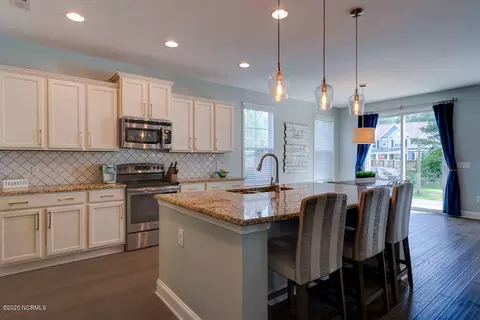 19 E Dewey Cir, Hampstead, NC 28443 photo 6