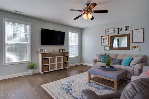 19 E Dewey Cir, Hampstead, NC 28443 photo 8