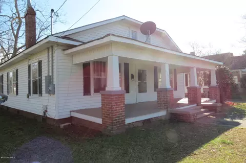317 E Main St, Williamston, NC 27892 photo 3