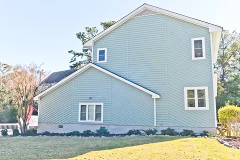 237 Windjammer W, Emerald Isle, NC 28594 photo 4