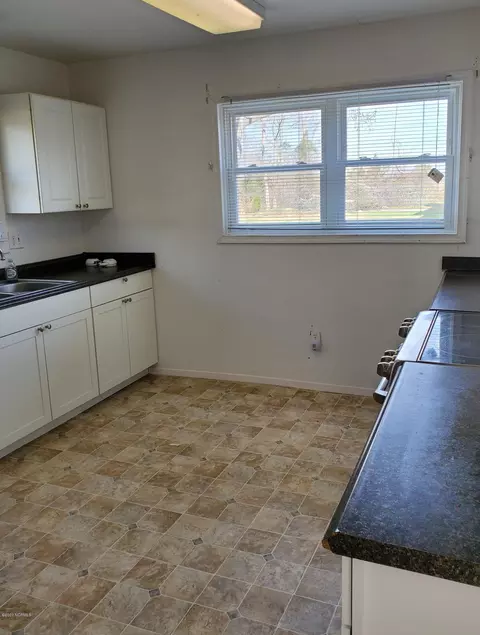 791 Fourth St, Aurora, NC 27806 photo 4