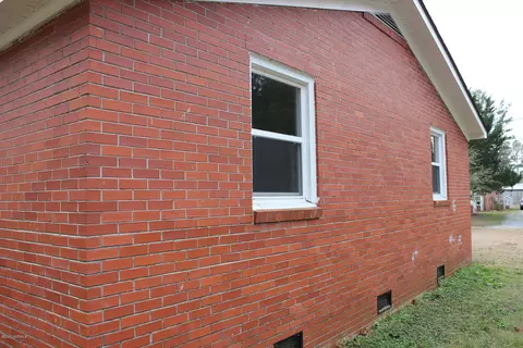 209 Pine St, Wallace, NC 28466 photo 14