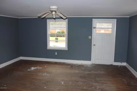 209 Pine St, Wallace, NC 28466 photo 2